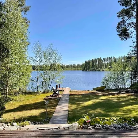 Tunnelmallinen Ilmastoitu Jaervenrantahuvila